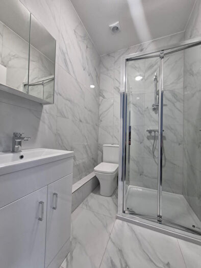 Studio To Rent In Myddleton Road, N22