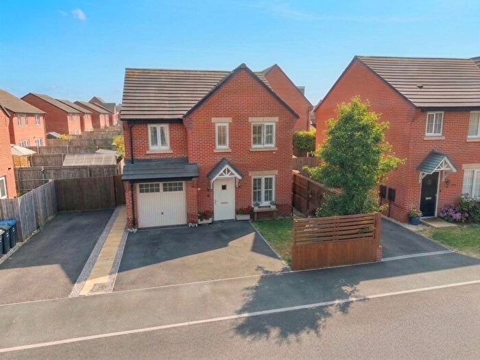 4 Bedroom Detached House For Sale In Farm Close, Shavington, CW2