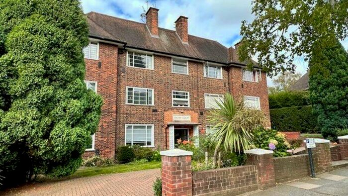 2 Bedroom Apartment To Rent In Greenhalgh Walk, Hampstead Garden Suburb, N2
