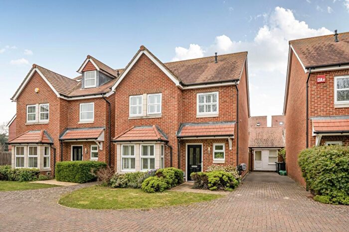 4 Bedroom Property For Sale In Cuckoo Close, Emsworth, PO10