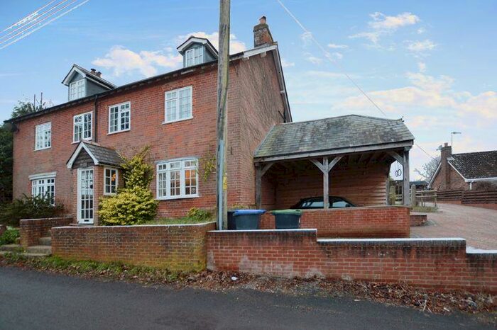 3 Bedroom Cottage To Rent In Chapel Hill, Salisbury, SP5