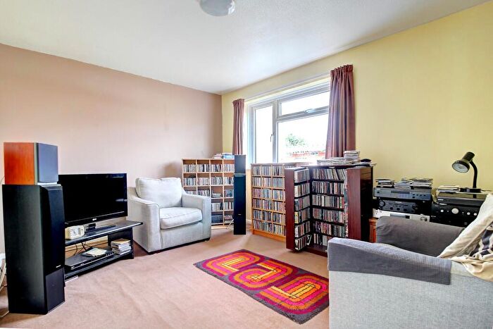 3 Bedroom End Of Terrace House For Sale In Culver Road, Basingstoke, RG21