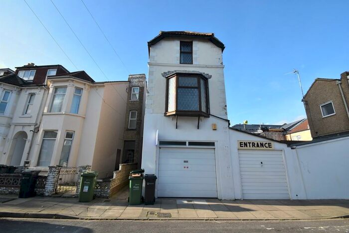 3 Bedroom Detached House To Rent In Worthing Road, Southsea, PO5