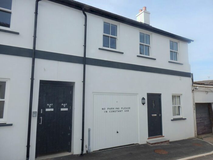 3 Bedroom Property To Rent In Kents Lane, Torquay, TQ1