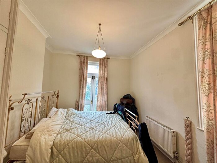 2 Bedroom Apartment To Rent In Brunswick Place, Hove, BN3