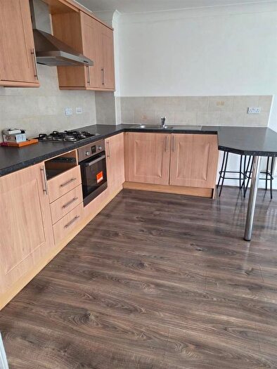 2 Bedroom Flat To Rent In Woolcombers Way, Bradford, BD4