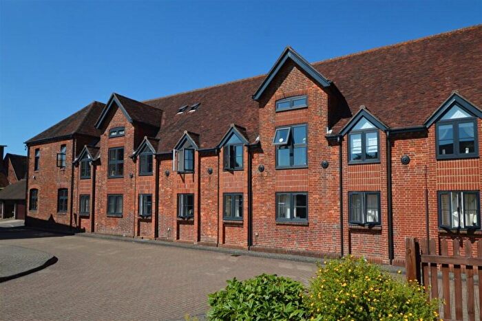 1 Bedroom Flat To Rent In The Maltings, Petersfield, GU31