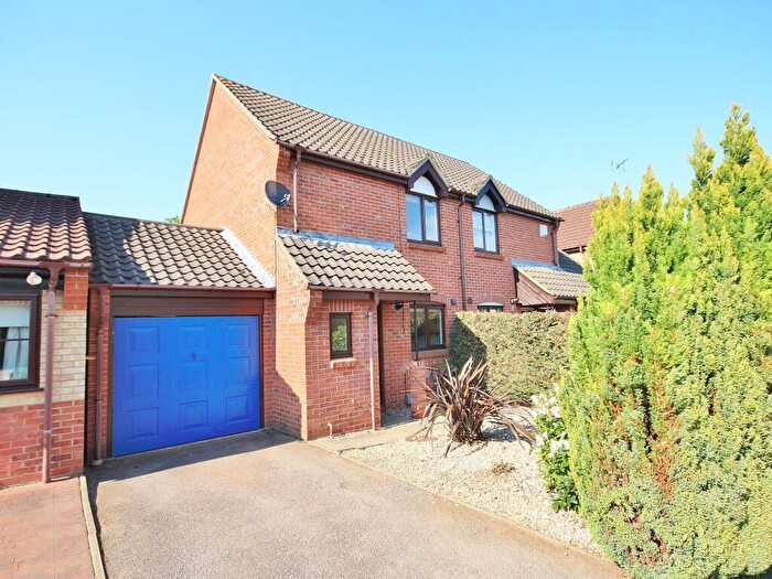 2 Bedroom House To Rent In Meadow Vale, Norwich, NR5