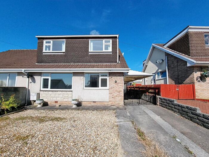 4 Bedroom Semi-Detached Bungalow For Sale In Verland Way, Pencoed, CF35