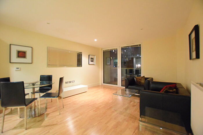 1 Bedroom Apartment To Rent In Lanterns Way, Canary Wharf, E14