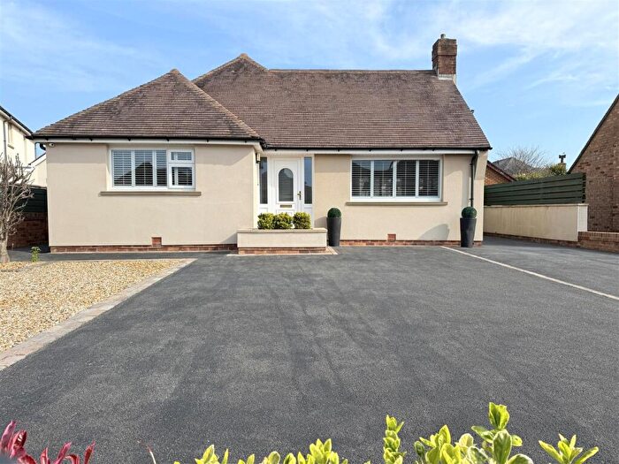 2 Bedroom Detached Bungalow For Sale In Lancaster Avenue, Lytham St Annes, FY8
