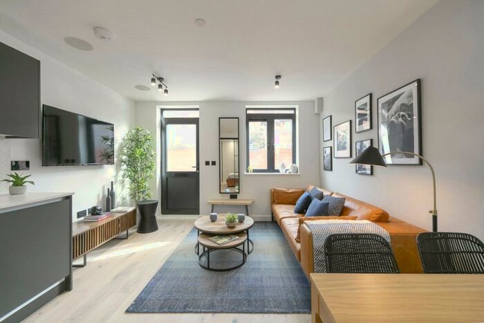 Apartment To Rent In Clifford Road, London, E17