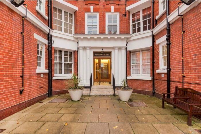 1 Bedroom Flat To Rent In Grove End Road, St Johns Wood, NW8