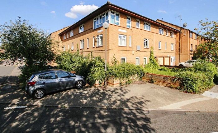 2 Bedroom Flat To Rent In Shackleton Place, Oldbrook, Milton Keynes, MK6