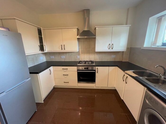 2 Bedroom Flat To Rent In Sicey Avenue, Sheffield, S5