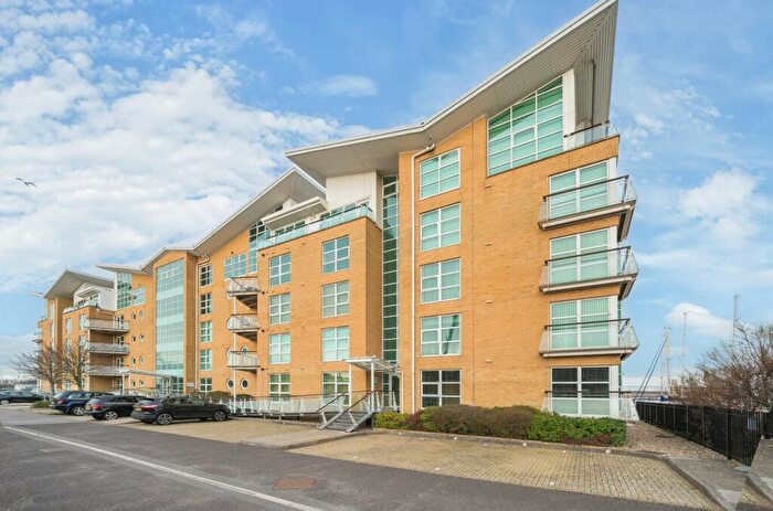 2 Bedroom Flat For Sale In Gosport Marina, Mumby Road, Gosport, Hampshire, PO12
