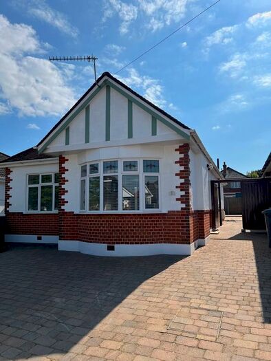 3 Bedroom Bungalow To Rent In Townsville Road, Bournemouth, BH9
