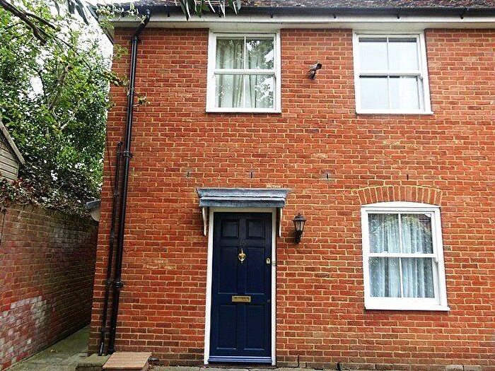 1 Bedroom Flat To Rent In Hospital Lane, Canterbury, Kent, CT1