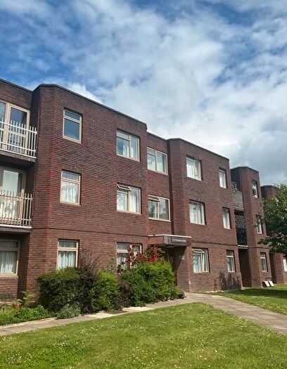 3 Bedroom Flat To Rent In Worple Road, Wimbledon, SW19