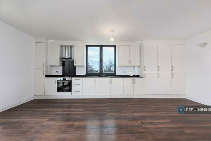 1 Bedroom Flat To Rent In Farnsby Street, Swindon, SN1