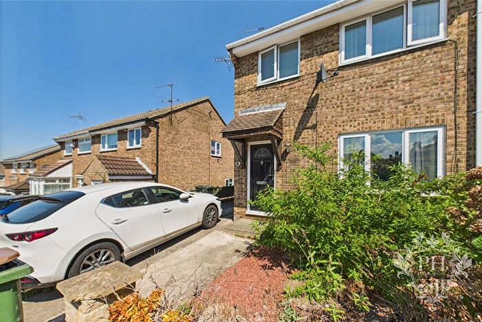 3 Bedroom Semi-Detached House For Sale In Newgate, Middlesbrough, TS6