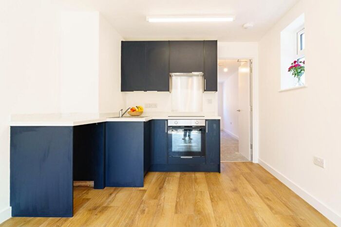 1 Bedroom Flat To Rent In Kings Avenue, Falmouth, TR11