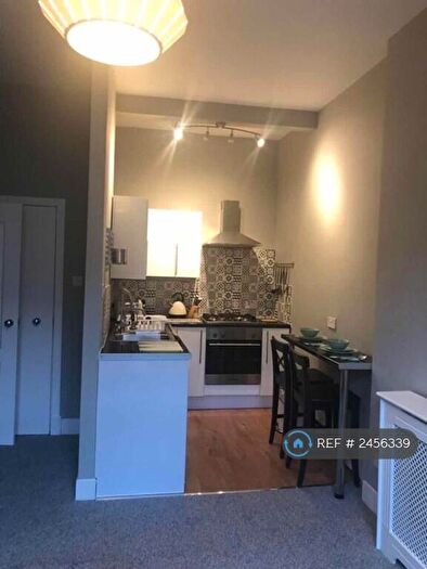 1 Bedroom Flat To Rent In Springwell Place, Edinburgh, EH11