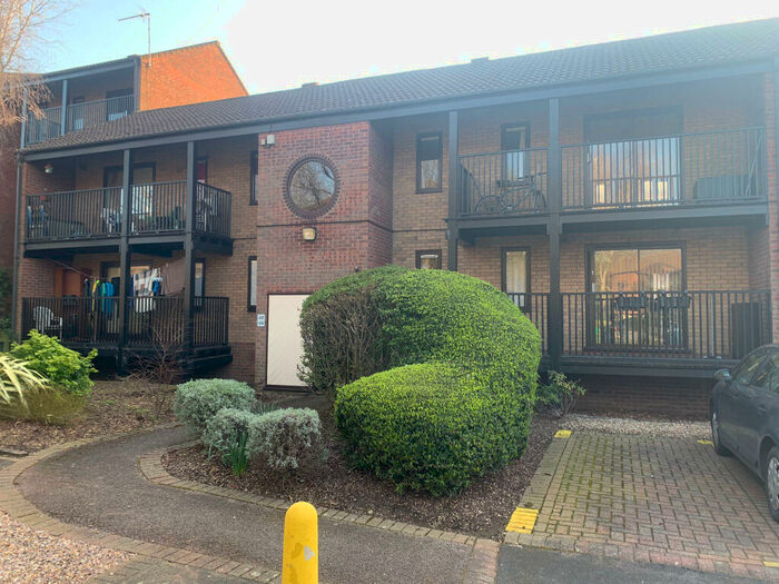 2 Bedroom Apartment To Rent In Castle Gardens, Nottingham, NG7