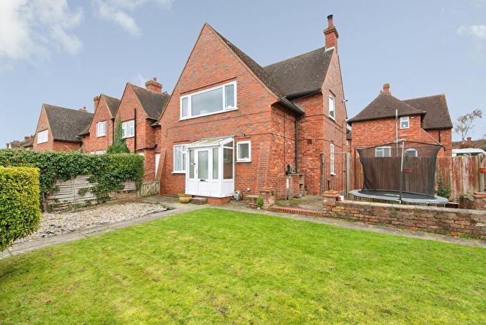 2 Bedroom Maisonette For Sale In West Lane, Pirton, Hitchin, Hertfordshire, SG5