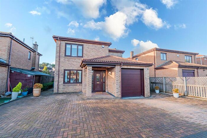 3 Bedroom Detached House For Sale In Ladywood Place, Livingston, EH54