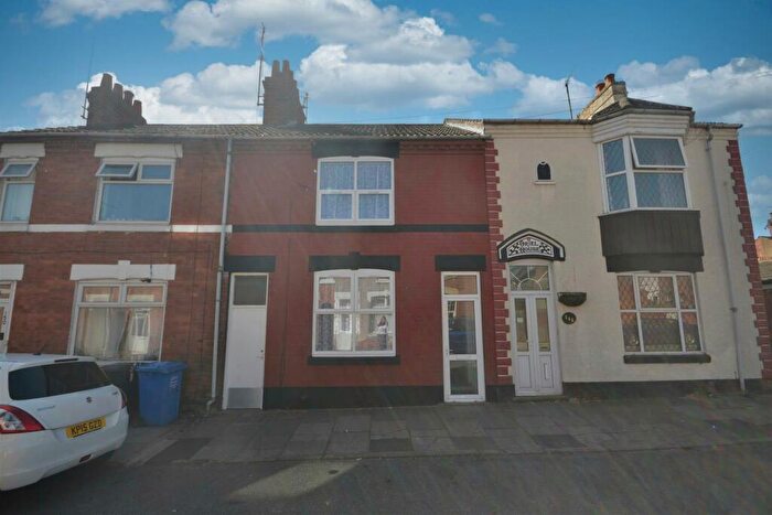 3 Bedroom Terraced House To Rent In Regent Street, Kettering, NN16