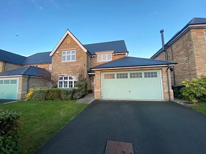 4 Bedroom House To Rent In Mackintosh Road, Horsforth, Leeds, LS18