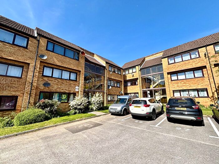 1 Bedroom Flat For Sale In Ivel Court, Yeovil, BA21