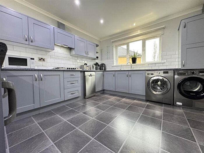 3 Bedroom End Of Terrace House For Sale In Carmodale Avenue, Great Barr, Birmingham, B42