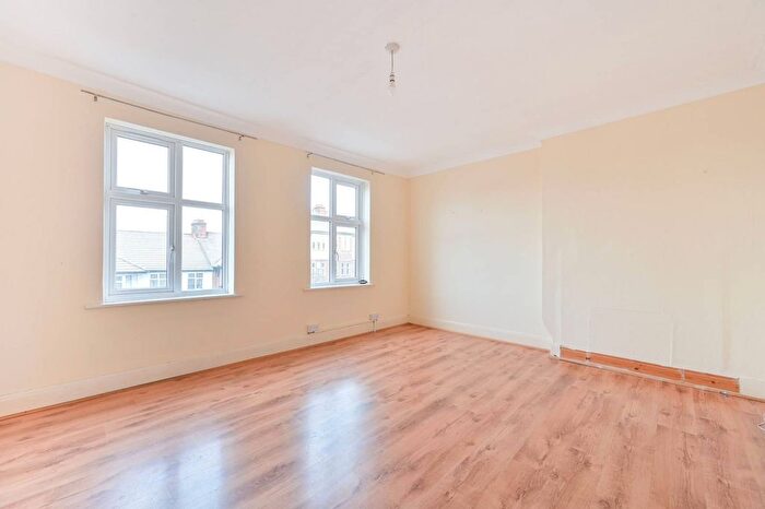 2 Bedroom Flat To Rent In All Souls Avenue, Willesden Green, London, NW10