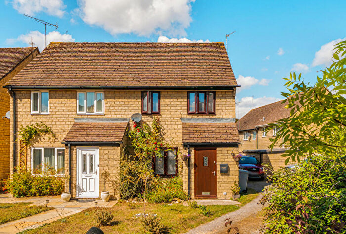 3 Bedroom Semi-Detached House For Sale In Oxlease, Witney, Oxfordshire, OX28