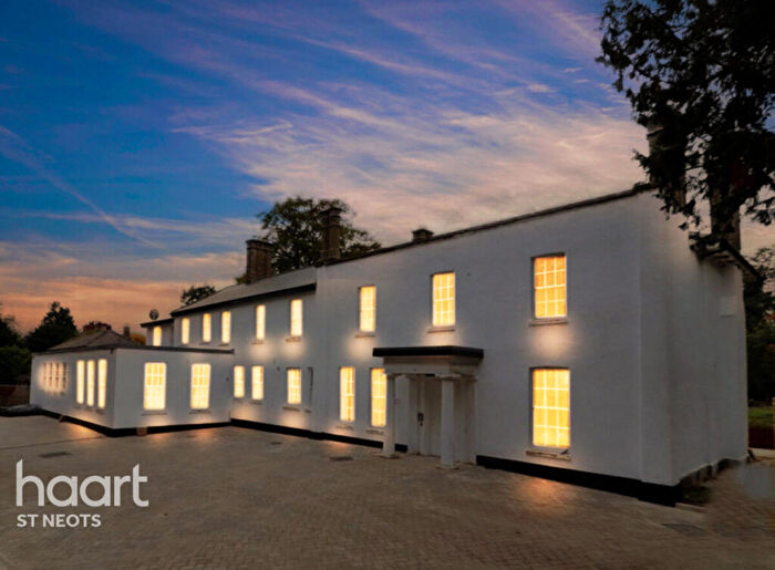 2 Bedroom Apartment For Sale In Cambridge Street, St Neots, PE19