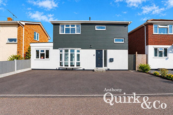 3 Bedroom Detached House For Sale In Chapman Road, Canvey Island, SS8