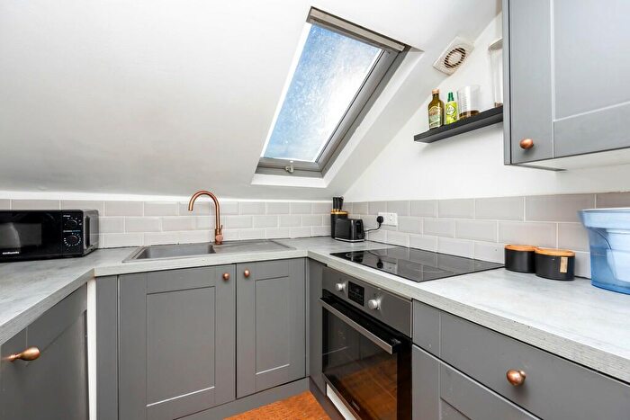 2 Bedroom Apartment For Sale In Springfield Road, Brighton, BN1