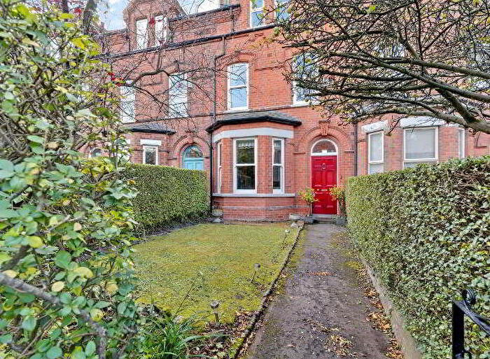 4 Bedroom Mid TownHouse For Sale In South Parade, Belfast, BT7