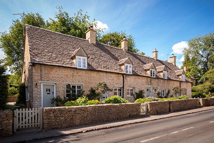 4 Bedroom Detached House For Sale In Barnsley, Cirencester, GL7