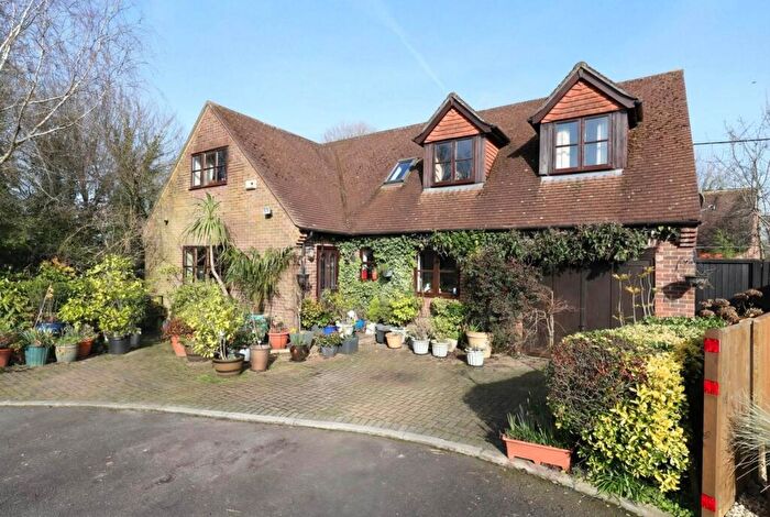 4 Bedroom Detached House For Sale In The Close, Charlton Marshall, DT11