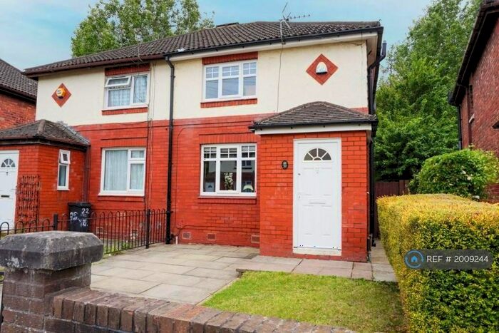 3 Bedroom Semi-Detached House To Rent In Melrose Crescent, Stockport, SK3