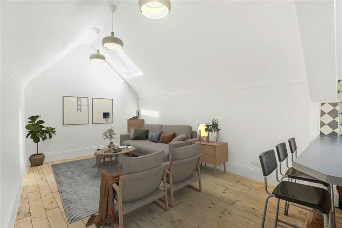 3 Bedroom Apartment To Rent In Commercial Road, Whitechapel, London.., E1