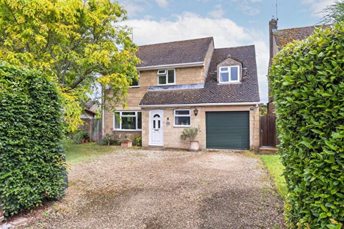 4 Bedroom Detached House For Sale In Woodlands Close, Milton Under Wychwood, OX7