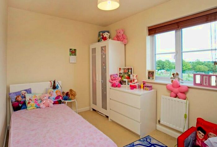 3 Bedroom End Of Terrace House For Sale In Padbury Drive, Banbury, OX16