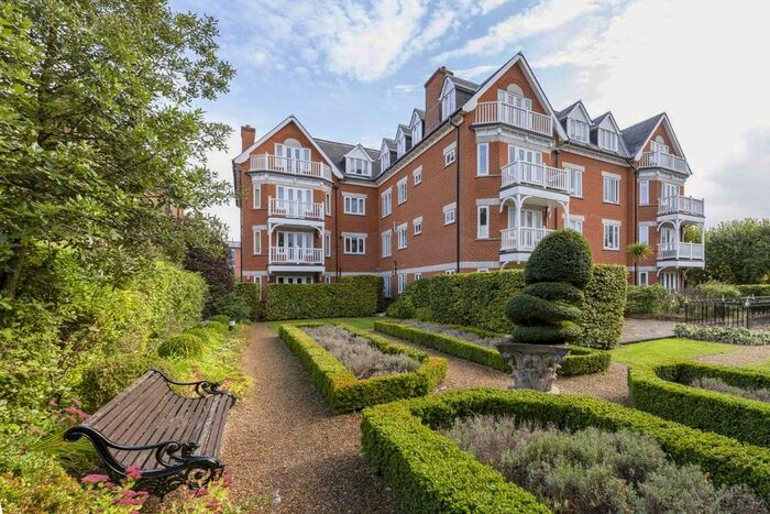 2 Bedroom Flat To Rent In Darlaston Road, London, SW19