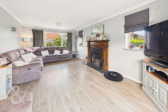 5 Bedroom Detached House For Sale In Hunters Close, Blofield, Norwich, NR13