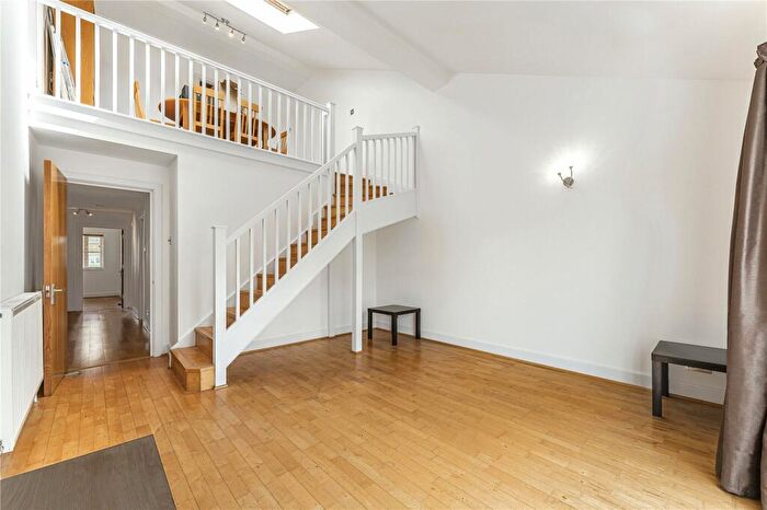 2 Bedroom Apartment To Rent In Victory Place, London, E14