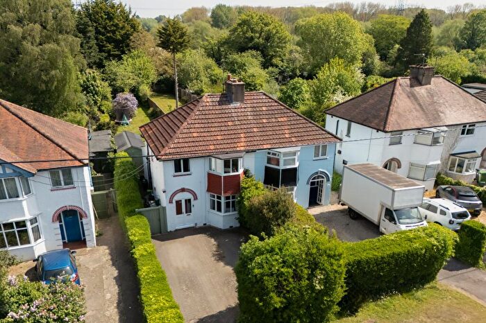 3 Bedroom Semi-Detached House For Sale In Kennington Road, Kennington, OX1